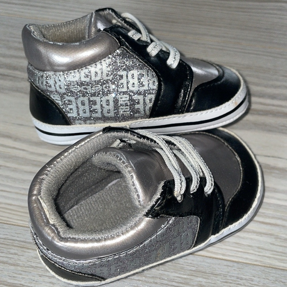 ⭐ Bebe Baby Boys Sneakers | Size 2 | Black & Silver Glitter ⭐ - Picture 3 of 4